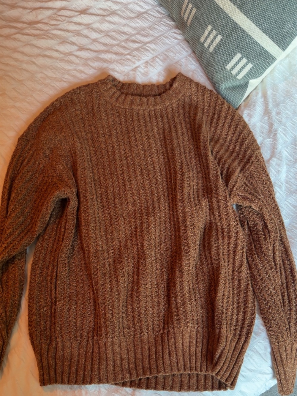 American Eagle Outfitters women’s Rust Brown Ribbed Crewneck Sweater